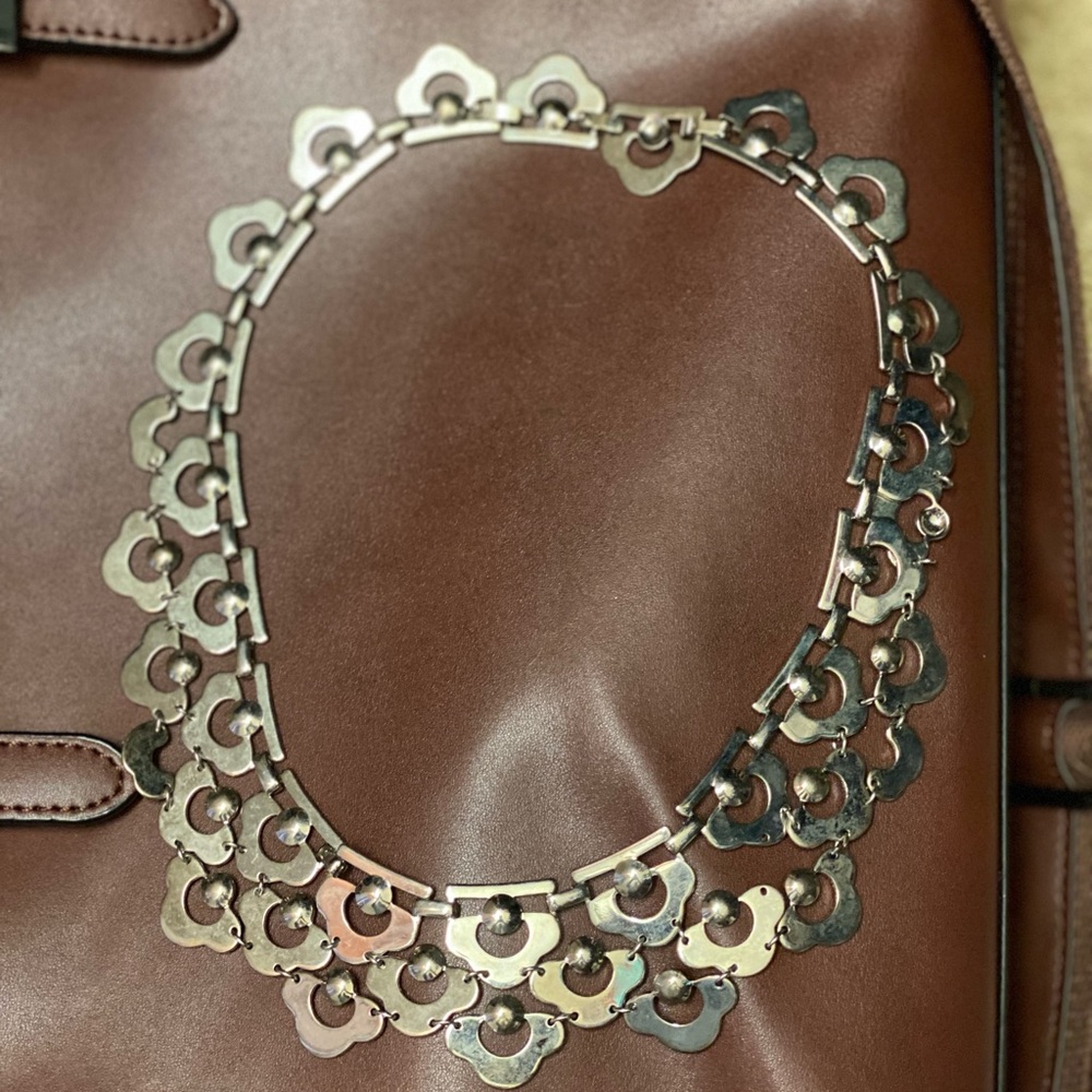 Stella & Dot Silver like New Alexandria Necklace